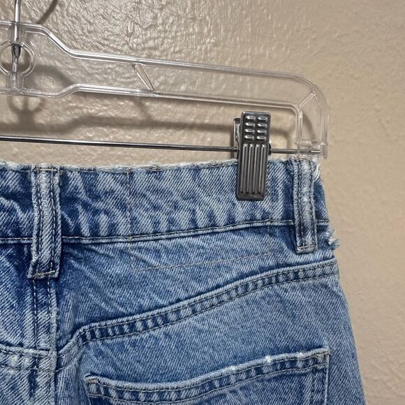 Zara sz 2 ripped Knee Jeans High Waist Distressed Denim Light Wash Casual Trendy - Picture 7 of 10